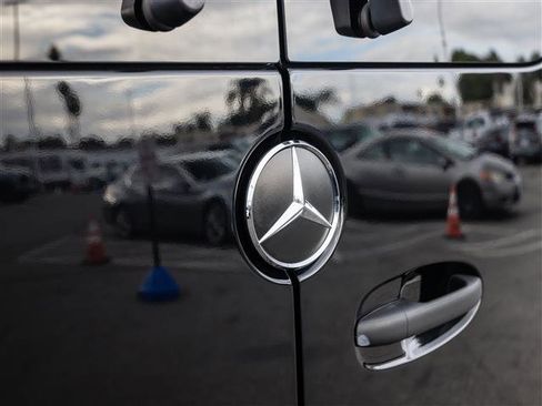 Used 2023 Mercedes-Benz Sprinter 3500 image 36