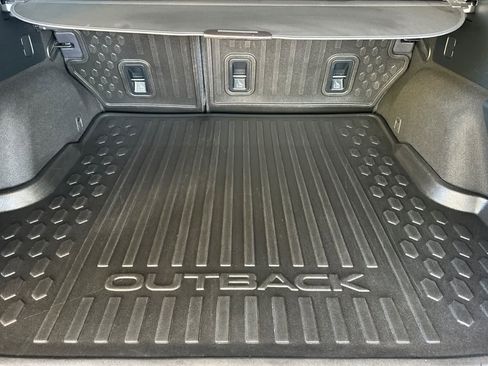 Used 2022 Subaru Outback Limited image 16