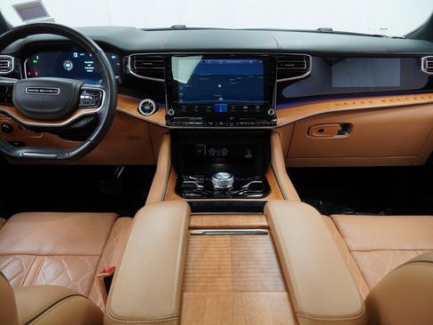 Used 2022 Jeep Grand Wagoneer Series III image 24