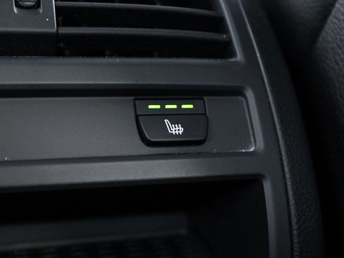 Used 2013 BMW 550i xDrive Sedan image 32