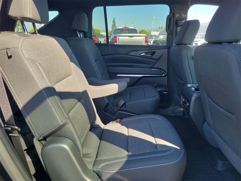 Used 2025 Chevrolet Traverse LT w/ Enhanced Driving Package image 26