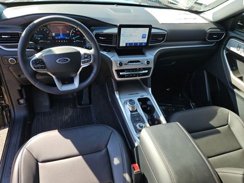 New 2024 Ford Explorer XLT w/ Equipment Group 202A image 16