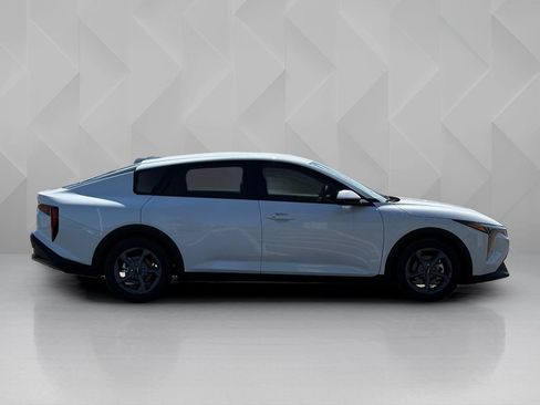 New 2026 Kia K4 FWD image 4
