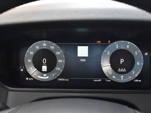 Used 2024 Land Rover Range Rover Velar S image 30