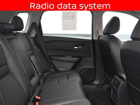 Used 2024 Nissan Rogue SL AWD/4WD image 13