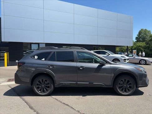 Used 2024 Subaru Outback Onyx Edition AWD/4WD image 2