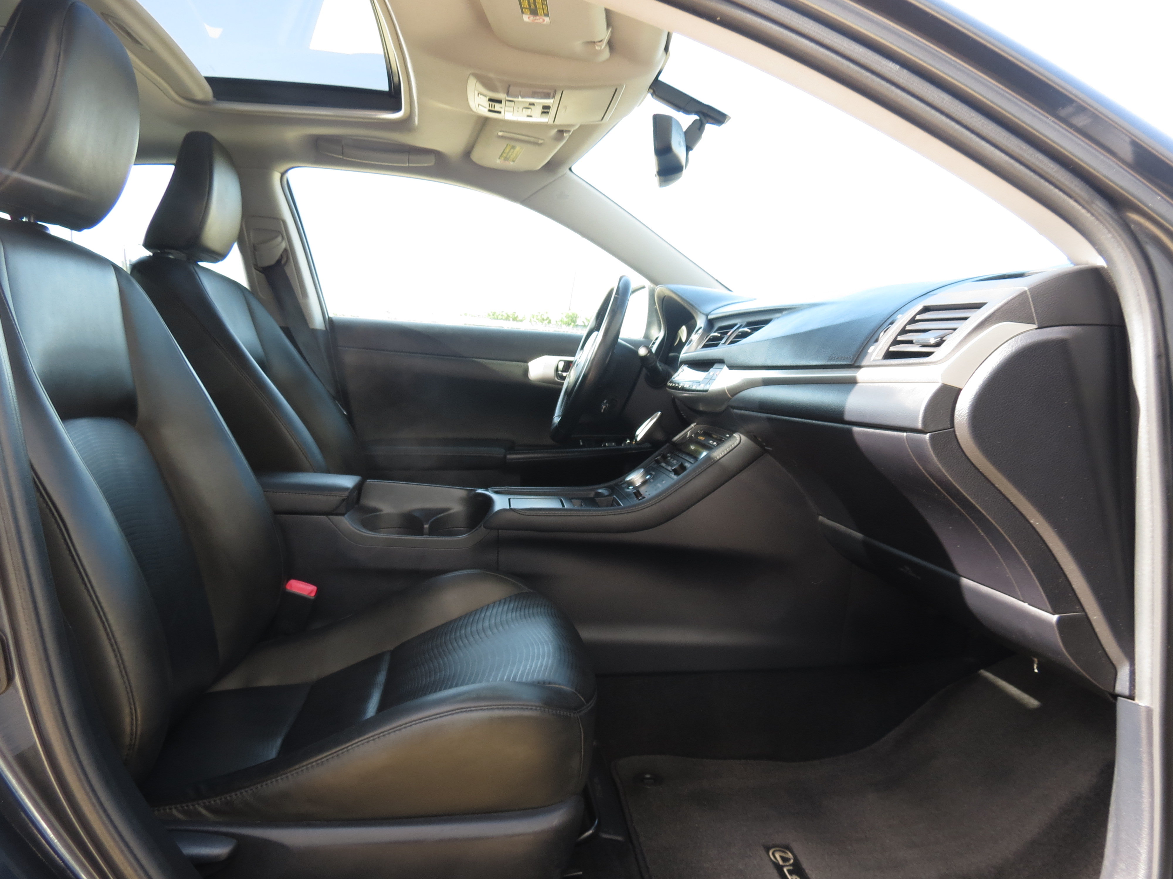 Used 2011 Lexus CT 200h Premium w/ Premium Audio Pkg FWD image 30