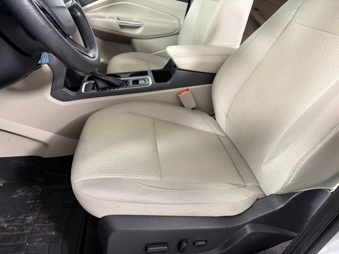 Used 2017 Ford Escape SE FWD image 12