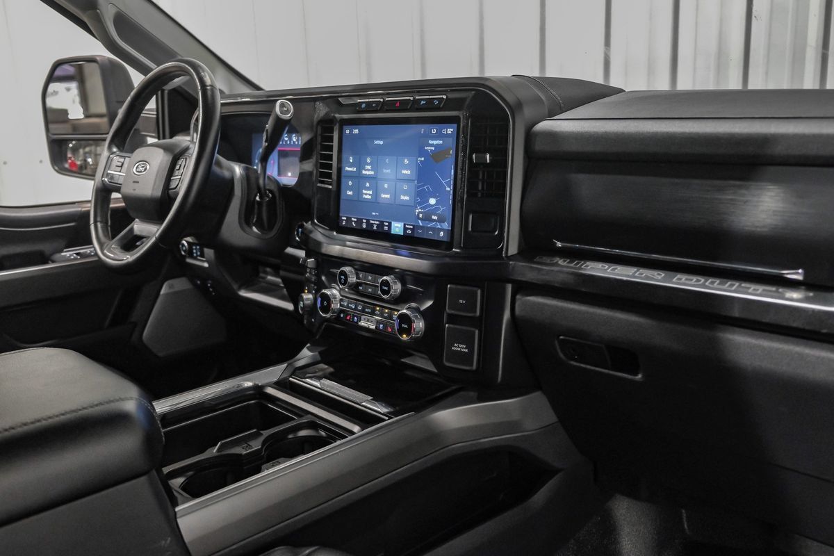 Used 2023 Ford F350 Lariat w/ FX4 Off-Road Package AWD/4WD image 12