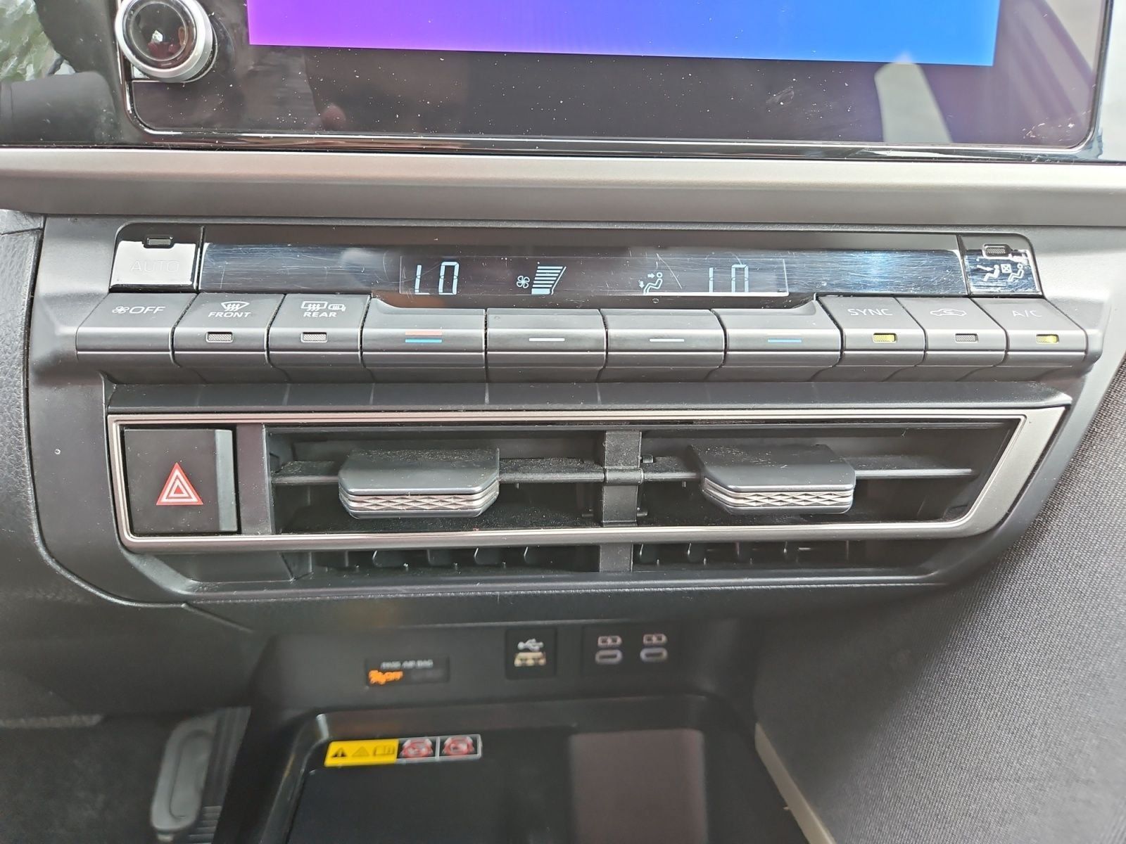 Used 2025 Toyota Camry LE FWD image 27