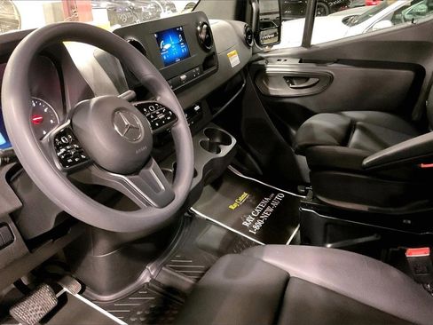 Used 2023 Mercedes-Benz Sprinter 2500 image 13