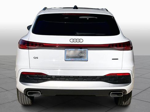 Certified 2025 Audi Q5 Premium w/ Convenience Package image 4