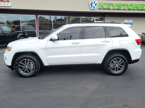 Used 2018 Jeep Grand Cherokee Limited AWD/4WD image 7