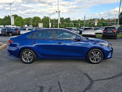 Used 2022 Kia Forte LXS w/ LXS Technology Package FWD image 9