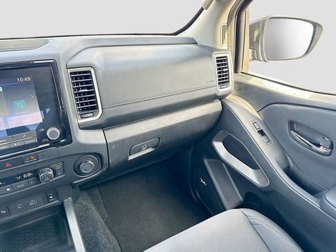 Used 2024 Nissan Frontier SV w/ SV Convenience Package RWD image 35