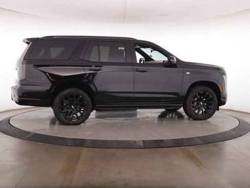 Used 2026 Cadillac Escalade Sport w/ LPO, ONYX Package AWD/4WD image 6