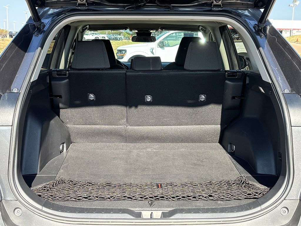 Used 2022 Toyota RAV4 XLE w/ Convenience Package AWD/4WD image 9