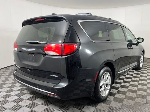 Used 2020 Chrysler Pacifica Limited image 6