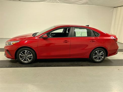 Certified 2023 Kia Forte LXS image 6