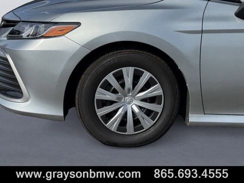 Used 2022 Toyota Camry LE image 9