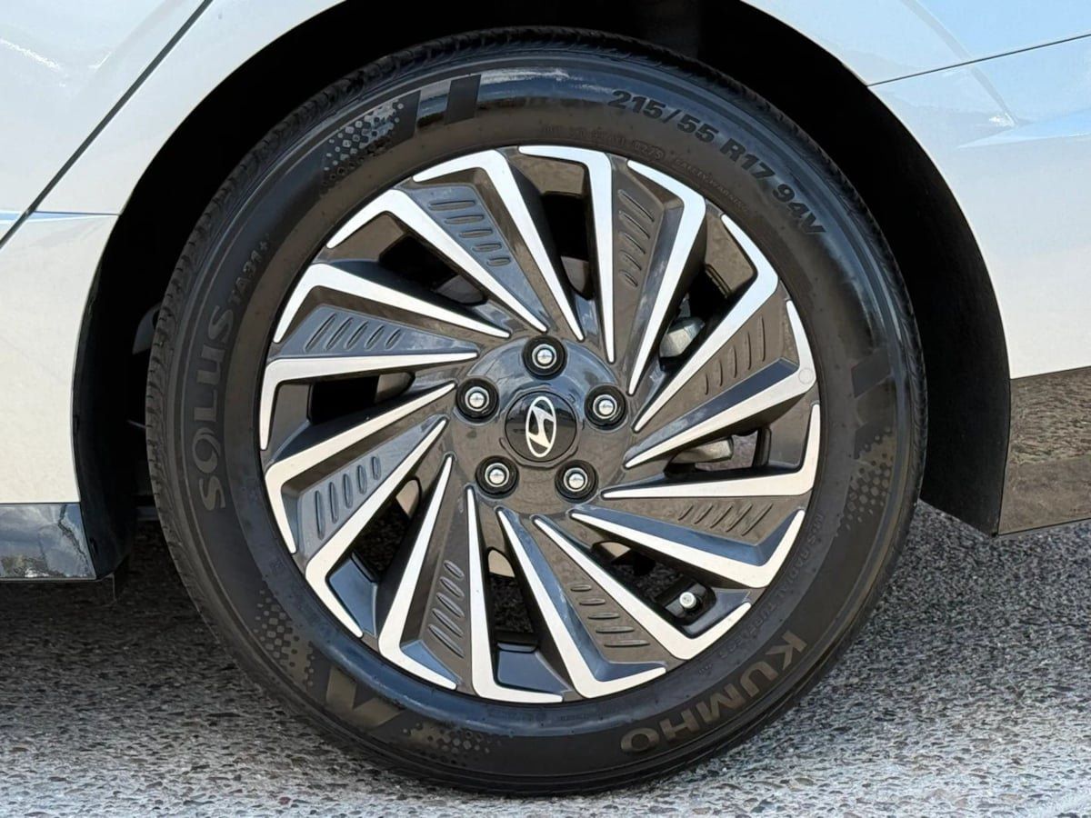 Used 2025 Hyundai Sonata SEL FWD image 27