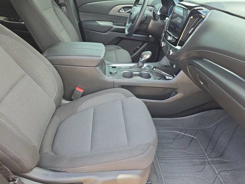 Used 2023 Chevrolet Traverse LT FWD image 10