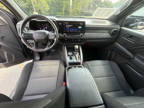 Used 2023 Chevrolet Colorado Trail Boss w/ Technology Package AWD/4WD image 19