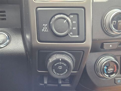 Used 2017 Ford F150 Limited w/ Trailer Tow Package image 29