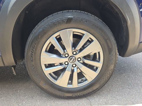 Used 2025 Nissan Pathfinder SV FWD image 19