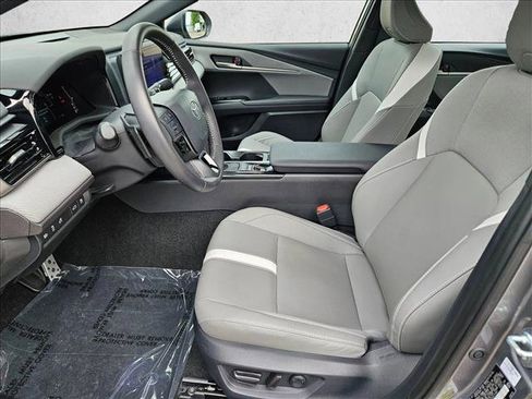 Used 2025 Toyota Camry SE w/ Convenience Package AWD/4WD image 16