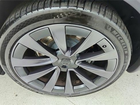 Used 2022 Tesla Model X image 58