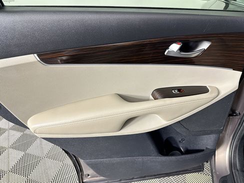 Used 2019 Kia Sorento LX image 29