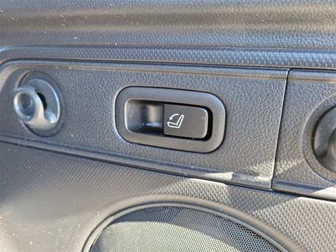 Used 2019 Subaru Forester Touring w/ Popular Package #3 image 12