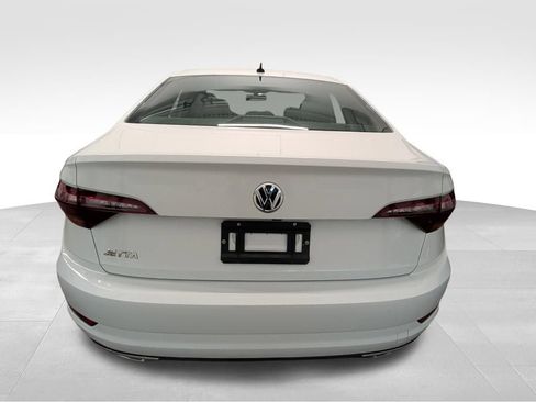 Used 2019 Volkswagen Jetta R-Line FWD image 4