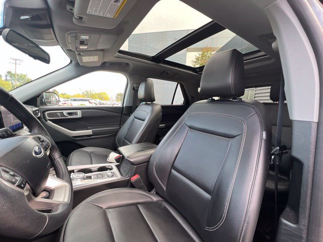 Used 2024 Ford Explorer XLT w/ Equipment Group 202A AWD/4WD image 20
