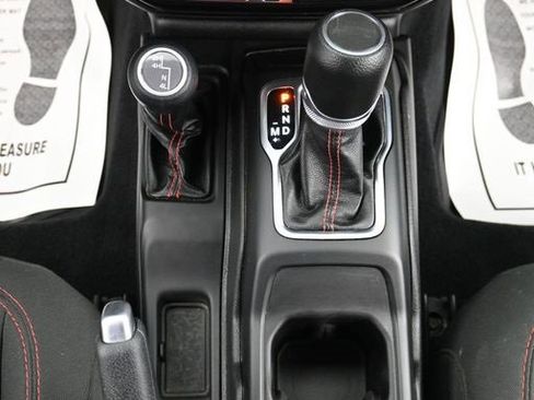 Used 2023 Jeep Gladiator Rubicon w/ Cold Weather Group image 23