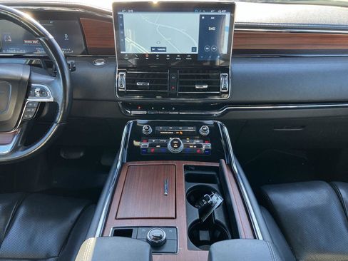 Used 2022 Lincoln Navigator L Reserve image 21