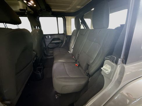 Used 2021 Jeep Wrangler Unlimited Sahara AWD/4WD image 25