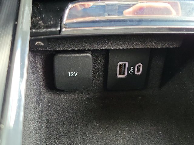 Used 2023 Lincoln Corsair AWD image 20