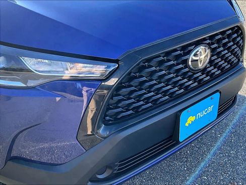 Used 2023 Toyota Corolla Cross LE image 32