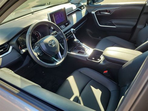 Used 2025 Toyota RAV4 XLE Premium image 3