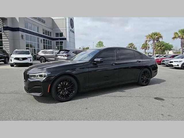 Used 2022 BMW 740i w/ Premium Package RWD image 18