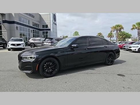 Used 2022 BMW 740i w/ Premium Package RWD image 18