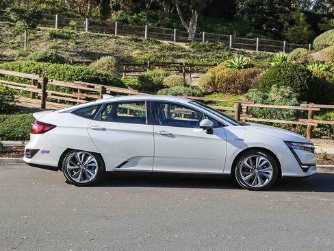 Used 2019 Honda Clarity Touring image 8