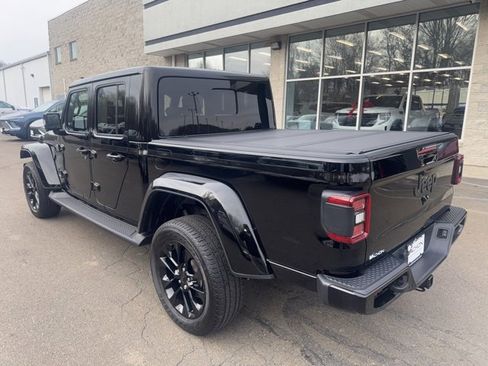 Used 2022 Jeep Gladiator Overland image 4