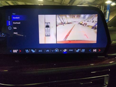 Certified 2025 Chevrolet Traverse RS image 18