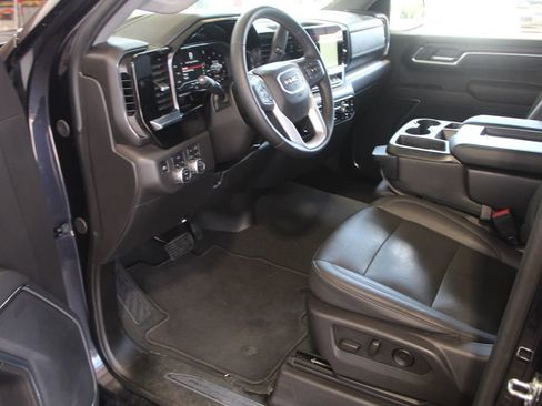Used 2024 GMC Sierra 1500 SLT AWD/4WD image 19