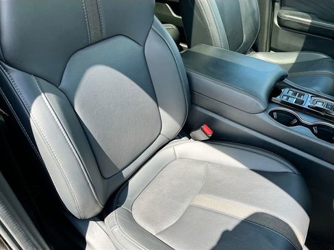 Used 2025 Honda Pilot Touring image 31