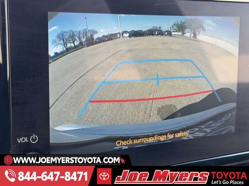 Used 2025 Toyota Corolla LE image 19