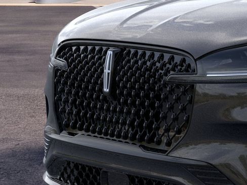New 2026 Lincoln Aviator Reserve w/ Jet Appearance Package AWD/4WD image 17